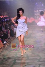 Model walk the ramp for Gauri Nainika show at Lakme Fashion Week 2011 Day 5 in Grand Hyatt, Mumbai on 15th March 2011 (82).JPG